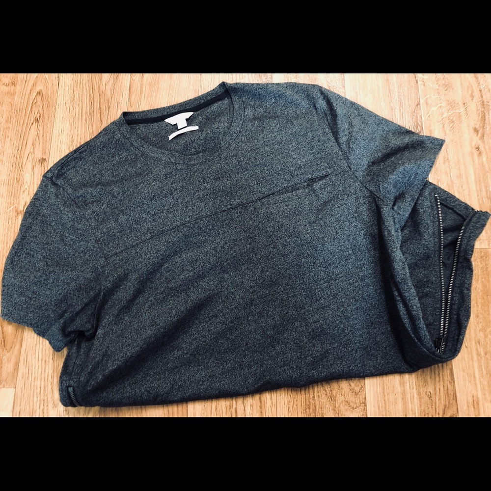 NWOT Calvin Klein Slim Fit Long T-shirt